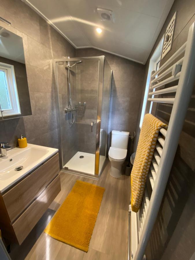 Ruim En Modern Chalet In De Veluwse Bossen Путен Екстериор снимка