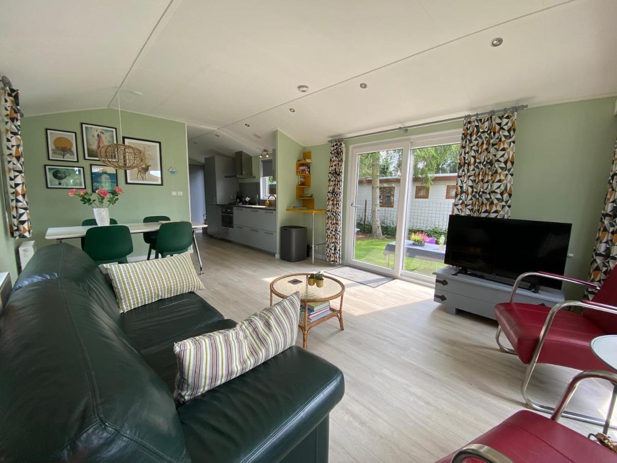 Ruim En Modern Chalet In De Veluwse Bossen Путен Екстериор снимка