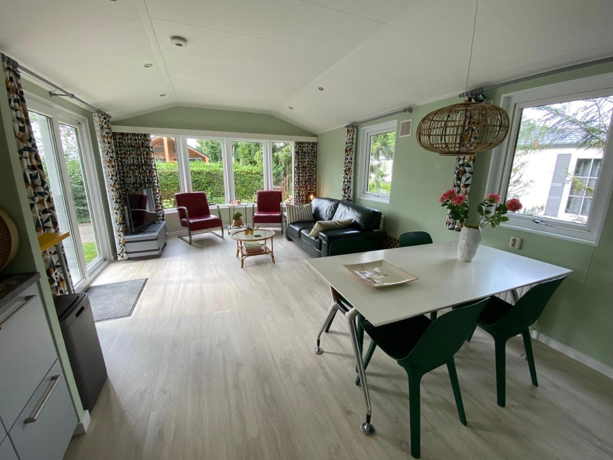 Ruim En Modern Chalet In De Veluwse Bossen Путен Екстериор снимка