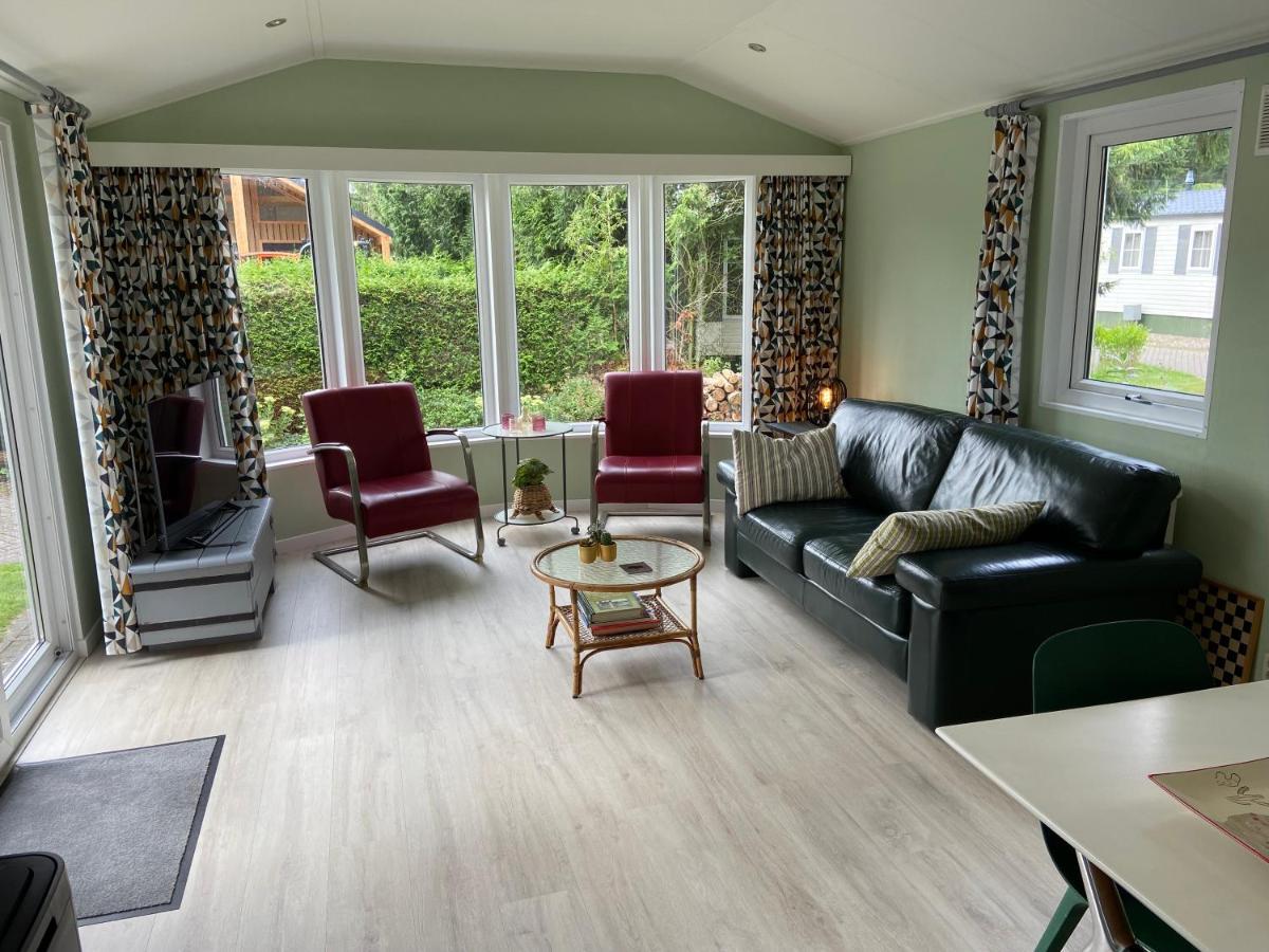 Ruim En Modern Chalet In De Veluwse Bossen Путен Екстериор снимка
